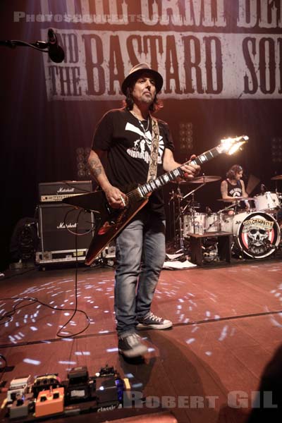 PHIL CAMPBELL AND THE BASTARD SONS - 2019-09-27 - PARIS - Cafe de la Danse - Dane Campbell - Phil Campbell - Todd Campbell - Tyla Campbell - 